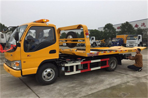 西华哪里有拖车服务