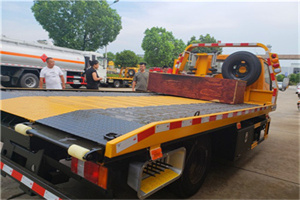 西华附近拖车电话号码服务