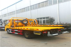 西华附近拖车救援搭电